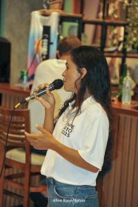 02-eleela-social-1DS 0111-156