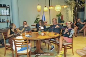 02-eleela-social-1DS 0185-186